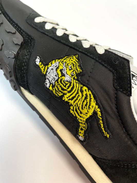Women’s Move Tiger Retro Sneakers in Black