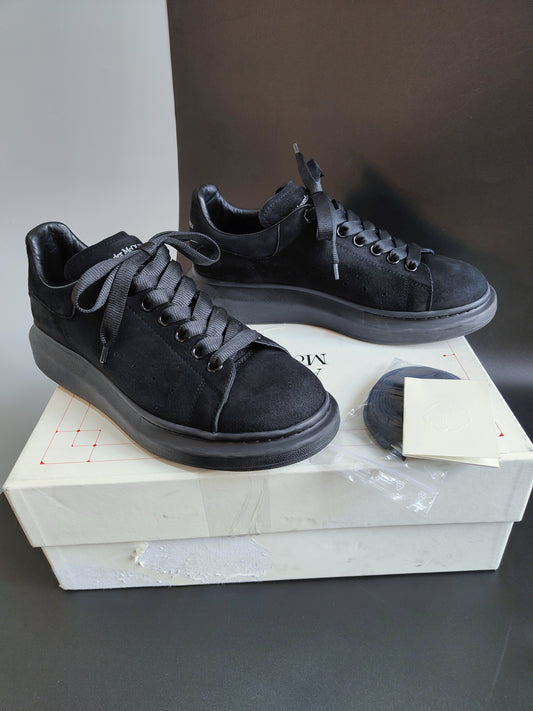 Oversized Sneakers in All Black Suede UK 8.5 / EU 42.5