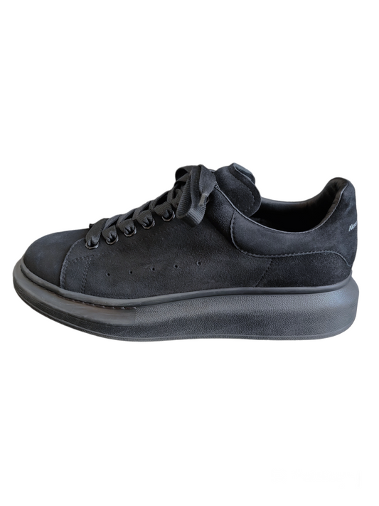 Oversized Sneakers in All Black Suede UK 8.5 / EU 42.5