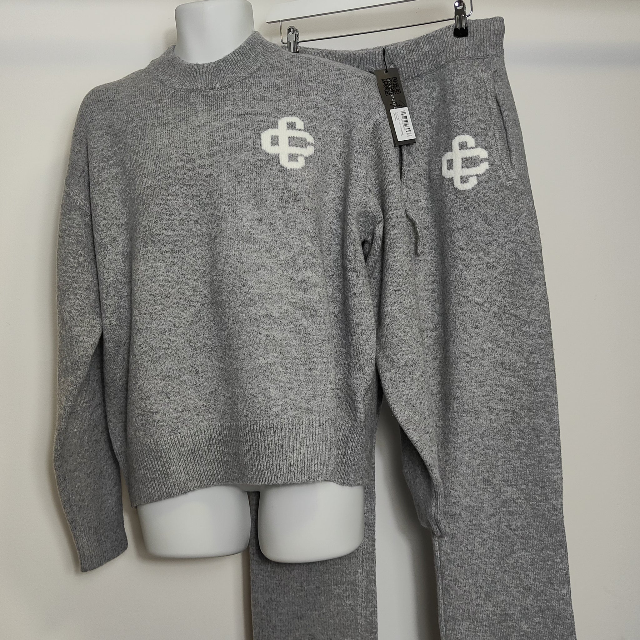 Fluffy Knit Emblem Crew Tracksuit Set Sweatshirt and Joggers
