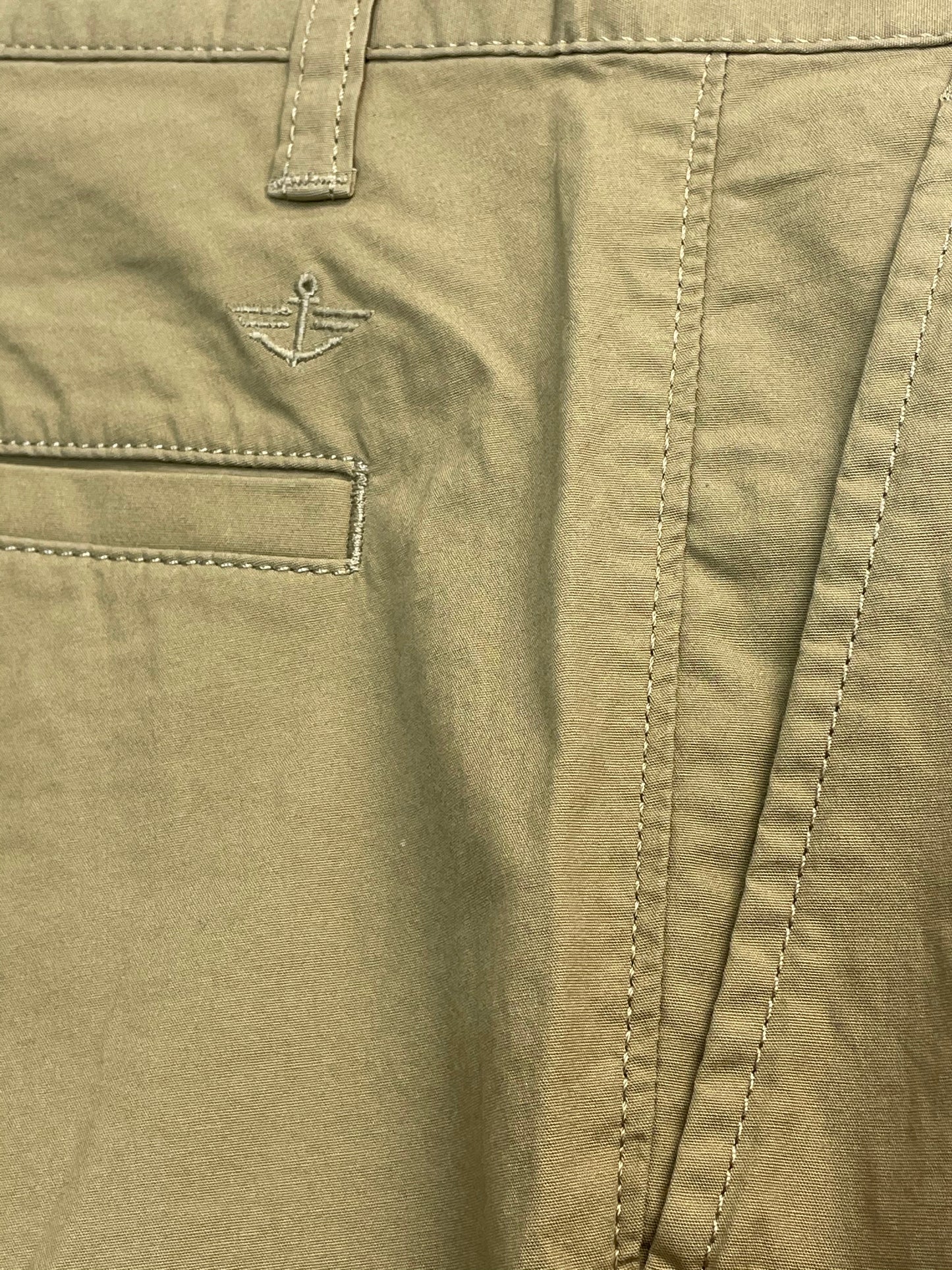 Cotton Blend Slim Fit Men's Chino Shorts in Khaki W38