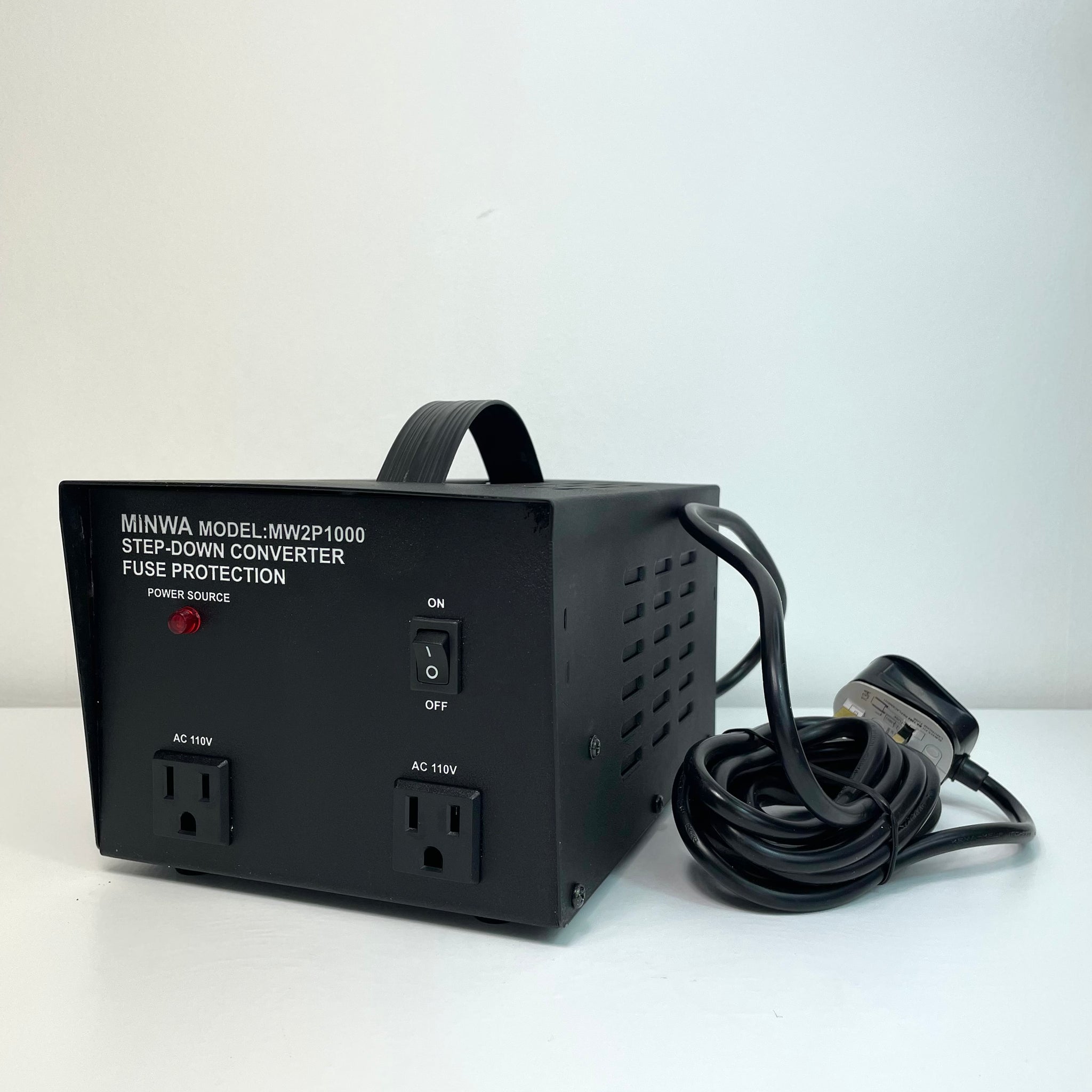 Desktop Voltage Step down Converter UK to US 800watts Max load 1kw 230VAC to 110VAC
