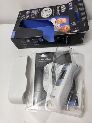 Braun ThermoScan 7 IRT6520 Ear Thermometer with Age Precision