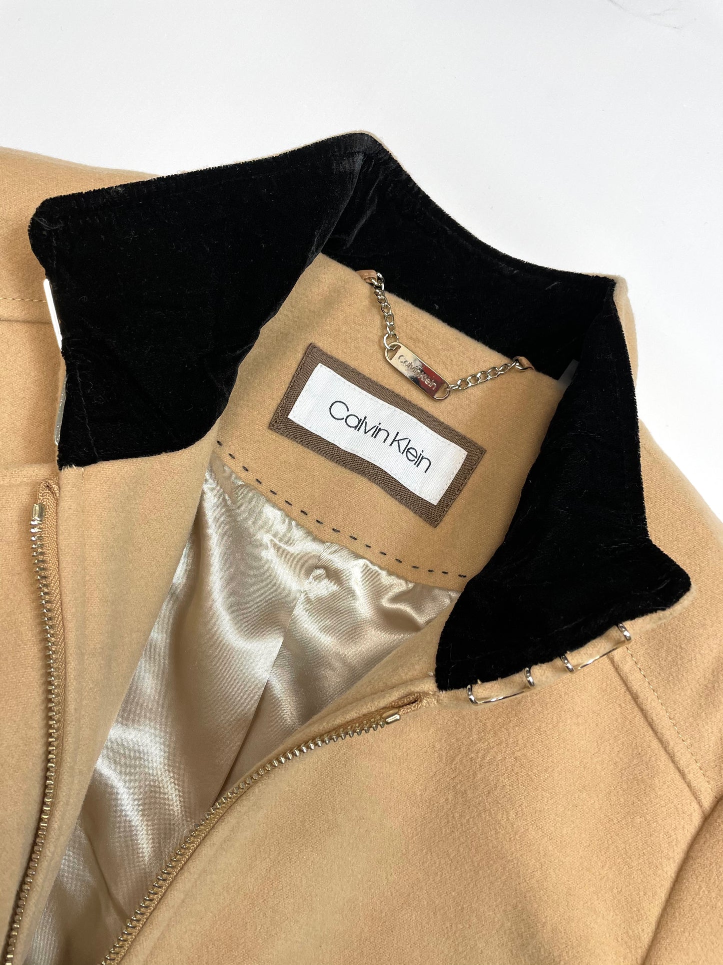 Calvin Klein Women’s Zip-up Trench Coat in Beige