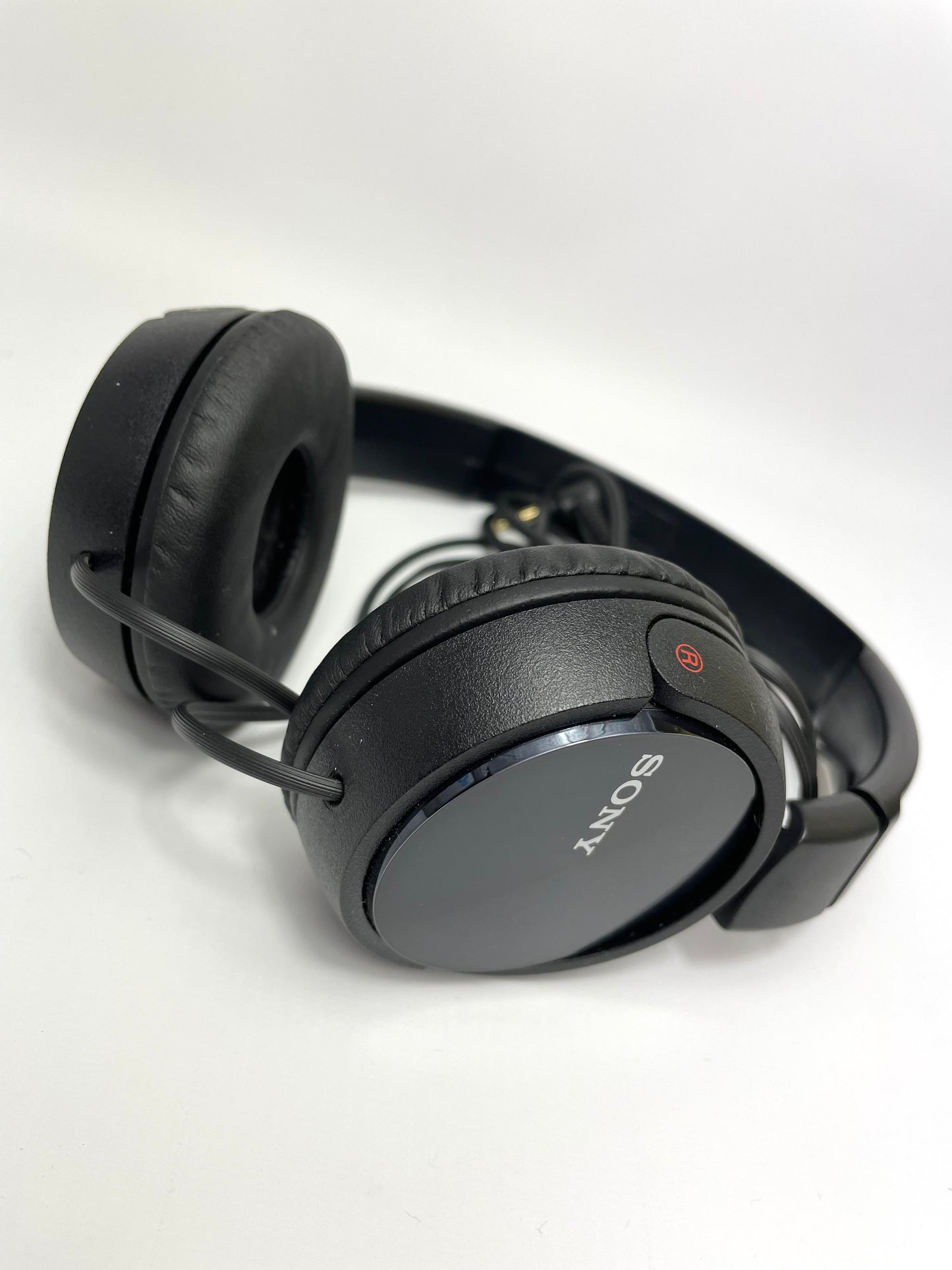 Sony Wired MDR-ZX310 On-Ear Headphones with Microphone Foldable in Black