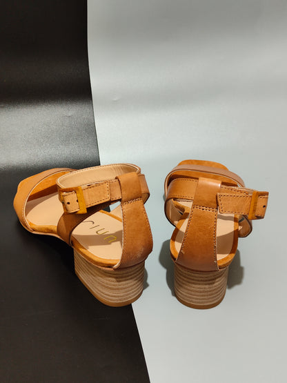 Wide Heel Leather Sandals in Camel Uk 6.5 / EU 40