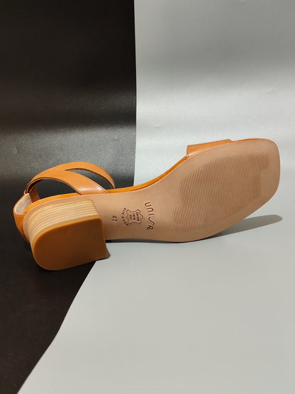 Wide Heel Leather Sandals in Camel Uk 6.5 / EU 40
